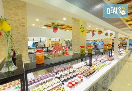 Ultra All Inclucive Нова година в Crystal De Luxe Resort 5*! 4 нощувки, самолетен билет с включени летищни такси от Абакс - Снимка 12