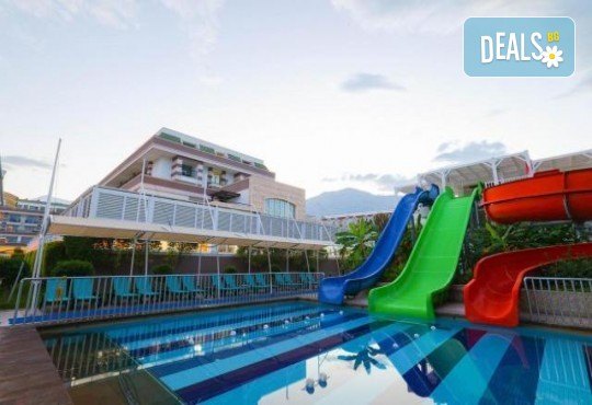 Ultra All Inclucive Нова година в Crystal De Luxe Resort 5*! 4 нощувки, самолетен билет с включени летищни такси от Абакс - Снимка 10