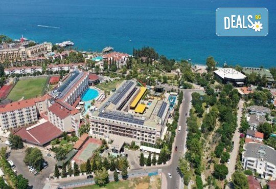 Ultra All Inclucive Нова година в Crystal De Luxe Resort 5*! 4 нощувки, самолетен билет с включени летищни такси от Абакс - Снимка 3