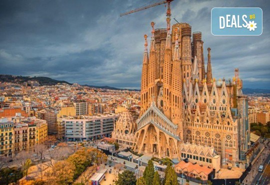 Незабравима Нова година 2026 в Барселона, Alexandre Hotel Fira Congress 4* с 4 нощувки, самолетен билет с включени летищни такси от Абакс - Снимка 4