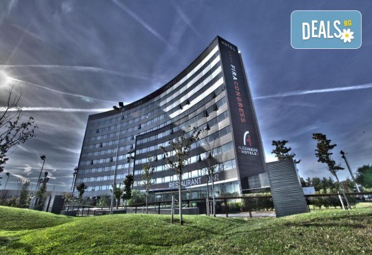 Незабравима Нова година 2026 в Барселона, Alexandre Hotel Fira Congress 4* с 4 нощувки, самолетен билет с включени летищни такси от Абакс - Снимка 6