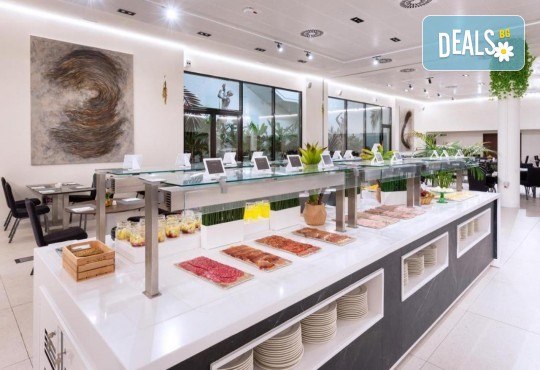 Незабравима Нова година 2026 в Барселона, Alexandre Hotel Fira Congress 4* с 4 нощувки, самолетен билет с включени летищни такси от Абакс - Снимка 8