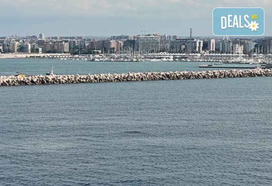 Приказна Пулия! Нова година 2026 в Бари, Hotel Boston 4*! 5 нощ., закуски, самолетен билет с включени летищни такси от Абакс - Снимка 7