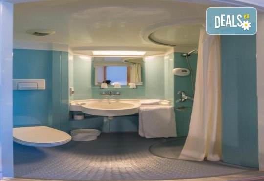 Нова Година 2026 в романтичен Париж, Hotel Reseda 3*! 4 нощ., закуски, самолетен билет с включени летищни такси от Абакс - Снимка 15