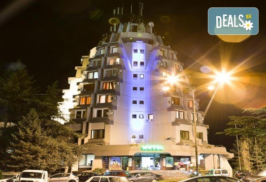 Нова Година в HOTEL PETRUS, Парачин, Сърбия! 2 или 3 нощувки, закуски, празнични вечери, музика на живо, собствен транспорт или организиран, от BelpregoTravel - Снимка 1