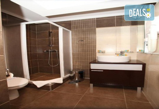 Нова Година в HOTEL PETRUS, Парачин, Сърбия! 2 или 3 нощувки, закуски, празнични вечери, музика на живо, собствен транспорт или организиран, от BelpregoTravel - Снимка 18