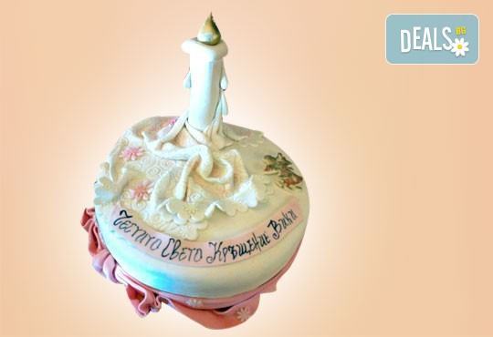 За кръщене! Красива тортa за Кръщенe с надпис Честито свето кръщене, кръстче, Библия и свещ от Сладкарница Джорджо Джани - Снимка 12