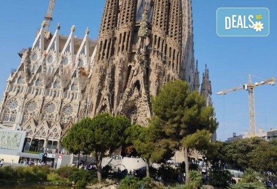 Круиз Италия, Испания и Франция с MSC GRANDIOSA! 7 нощ. с богат асортимент от храна за закуска, обяд, следобедна закуска и вечеря, някой напитки и самолетни билети от Оушън Травел - Снимка 11