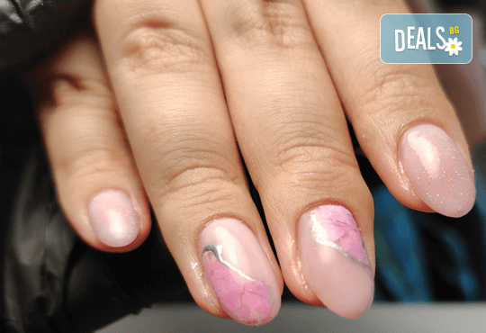 Стилен маникюр с каучукова база и декорации без лимит + сваляне на гел лак от Клермонт - Снимка 2