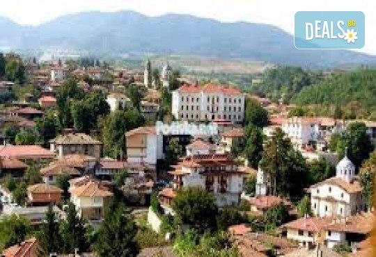 Еднодневна екскурзия до град Елена за празника на Еленския бут с водач и транспорт от Поход - Снимка 2