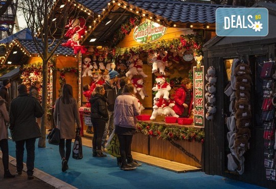 Предколедна приказка в Кавала и посещение на коледното градче Онируполи в Драма! 1 нощувка, закуска, транспорт и водач от Рикотур