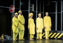 Нов авторски спектакъл на Теди Москов Хайде да се трепаме на 15-ти ноември (събота) в Малък градски театър Зад канала - Снимка