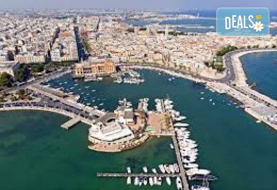 Самолетна програма! Екскурзия до Италия - Бари и Пулия с 5 нощувки, закуски, допълнителни екскурзии и водач от Рикотур - Снимка 1