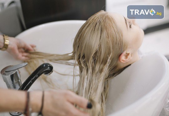 Актуална прическа! Подстригване, масажно измиване с терапия по избор, нанасяне на флуид и прав сешоар или букли в салон Никол - Снимка 5