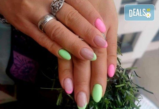 Френски маникюр с гел лак CND и 2 рисувани декорации от Art beauty studio S&D - Снимка 10