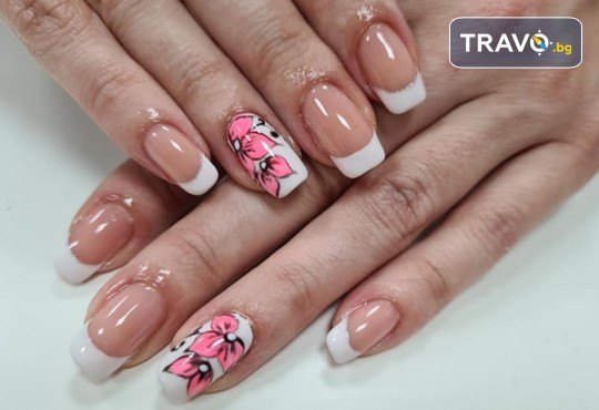 Френски маникюр с гел лак CND и 2 рисувани декорации от Art beauty studio S&D - Снимка 6