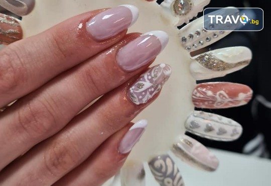 Френски маникюр с гел лак CND и 2 рисувани декорации от Art beauty studio S&D - Снимка 5