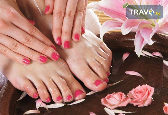 Педикюр, ексфолиране със скраб, соли, почистване на натрупванията по ходилата, лек масаж в WAVE STUDIO - НДК - Снимка 3