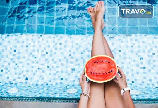 Педикюр, ексфолиране със скраб, соли, почистване на натрупванията по ходилата, лек масаж в WAVE STUDIO - НДК - Снимка 2