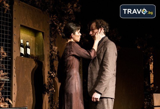 Гледайте Василена Атанасова, Леонид Йовчев, Ирини Жамбонас и Даниел Цочев в Есенна градина на 30-ти ноември (неделя) в Малък градски театър Зад канала - Снимка 7