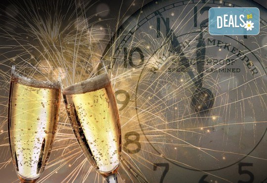 Нова Година в хотел Нефели 3*, Кавала! 3 дни, 2 нощувки, закуски, възможност за Новогодишна вечеря и транспорт от Рикотур - Снимка 1