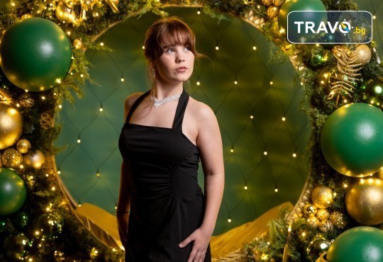 Коледни моменти със семейството! Професионална Коледна фотосесия в студио с 4 декора и 100 обработени кадъра от Chapkanov photography - Снимка 18