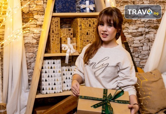 Коледни моменти със семейството! Професионална Коледна фотосесия в студио с 4 декора и 100 обработени кадъра от Chapkanov photography - Снимка 5