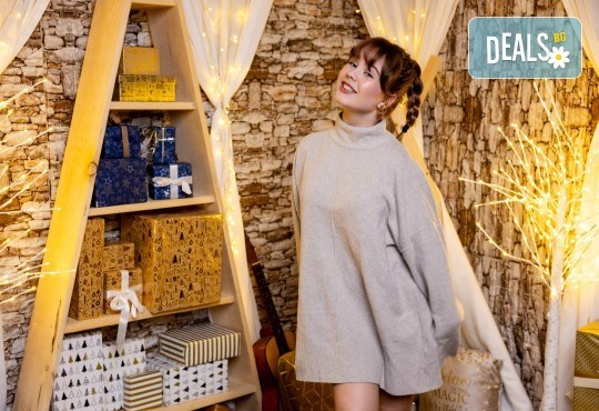 Коледни моменти със семейството! Професионална Коледна фотосесия в студио с 4 декора и 100 обработени кадъра от Chapkanov photography - Снимка 13