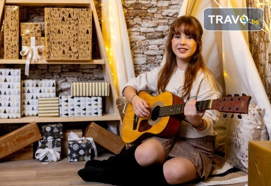 Коледни моменти със семейството! Професионална Коледна фотосесия в студио с 4 декора и 100 обработени кадъра от Chapkanov photography - Снимка 3