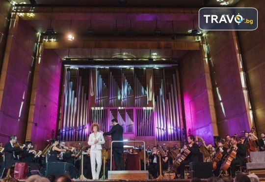 Бяла Коледа концерт на Плевенска филхармония със солист Люси Дяковска, със специалното участие на Поли Генова на 23.12., от 19 ч. в Зала България - Снимка 10