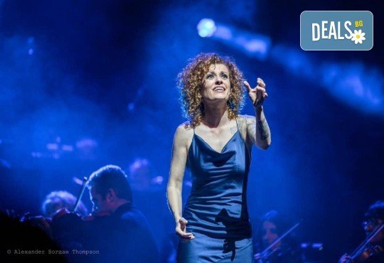 Бяла Коледа концерт на Плевенска филхармония със солист Люси Дяковска, със специалното участие на Поли Генова на 23.12., от 19 ч. в Зала България - Снимка 2