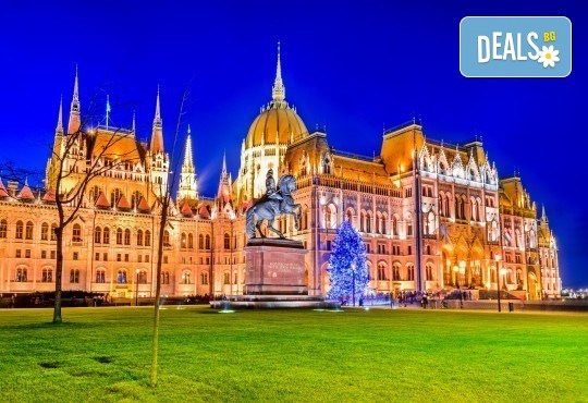 Открийте магията на Коледа сред коледните базари в Будапеща и Виена! 3 нощувки със закуски, транспорт и възможност за разходка с корабче, посещение на Пратер и имперски тур в Шьонбрун, от Глобул Турс - Снимка 17
