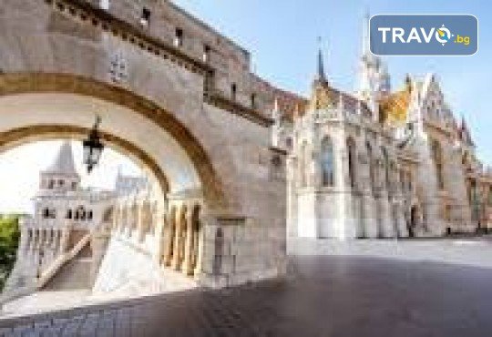 Открийте магията на Коледа сред коледните базари в Будапеща и Виена! 3 нощувки със закуски, транспорт и възможност за разходка с корабче, посещение на Пратер и имперски тур в Шьонбрун, от Глобул Турс - Снимка 19