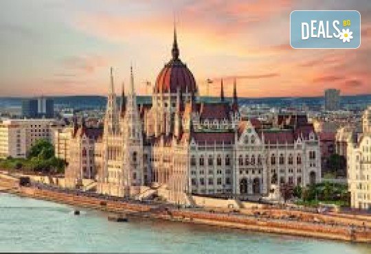 Открийте магията на Коледа сред коледните базари в Будапеща и Виена! 3 нощувки със закуски, транспорт и възможност за разходка с корабче, посещение на Пратер и имперски тур в Шьонбрун, от Глобул Турс - Снимка 5