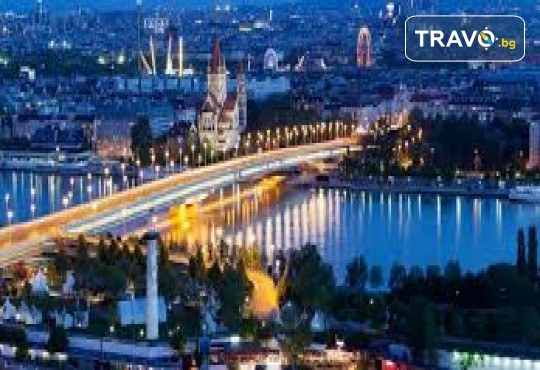 Открийте магията на Коледа сред коледните базари в Будапеща и Виена! 3 нощувки със закуски, транспорт и възможност за разходка с корабче, посещение на Пратер и имперски тур в Шьонбрун, от Глобул Турс - Снимка 11