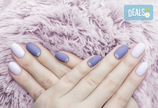 Приказен маникюр с декорации! Дълготраен маникюр с гел лак BlueSky или Shellac + две рисувани декорации в The Castle of beauty - Снимка 9