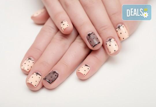 Приказен маникюр с декорации! Дълготраен маникюр с гел лак BlueSky или Shellac + две рисувани декорации в The Castle of beauty - Снимка 7