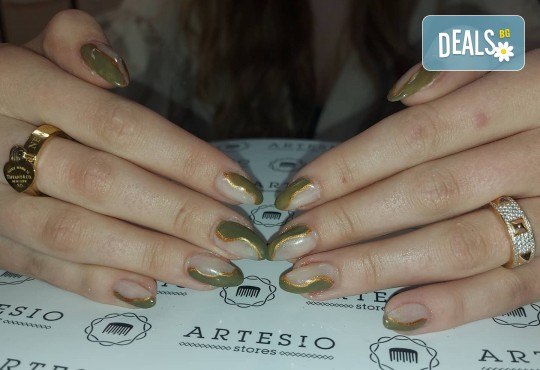 Перфектен маникюр за 14 дни! Цветен маникюр с гел лак BlueSky и CND с включено сваляне на гел лак в The Castle of beauty - Снимка 12