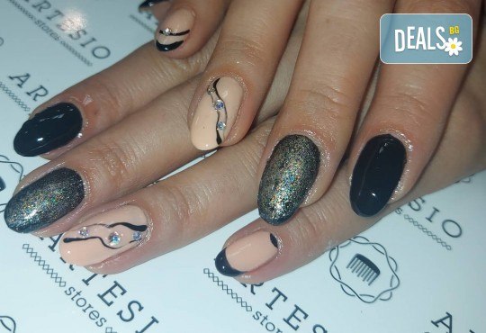 Перфектен маникюр за 14 дни! Цветен маникюр с гел лак BlueSky и CND с включено сваляне на гел лак в The Castle of beauty - Снимка 13