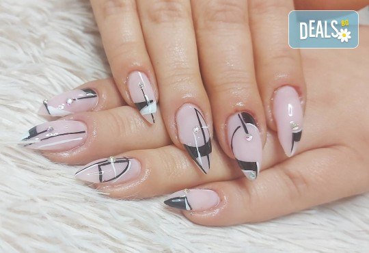 Перфектен маникюр за 14 дни! Цветен маникюр с гел лак BlueSky и CND с включено сваляне на гел лак в The Castle of beauty - Снимка 4