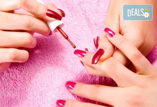 Перфектен маникюр за 14 дни! Цветен маникюр с гел лак BlueSky и CND с включено сваляне на гел лак в The Castle of beauty - Снимка 2
