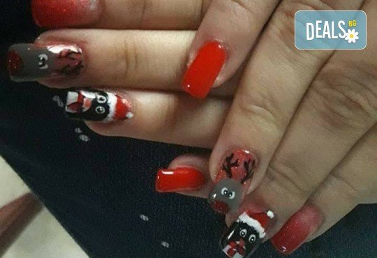 Коледен маникюр с гел лак и 2 или 4 рисувани декорации: Дядо Коледа, елени, снежинки, елха, 3D топки в The Castle of beauty - Снимка 7