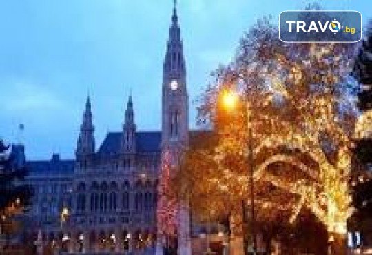 Предколедна магия в Будапеща и Виена с приказни коледни базари: 3 нощувки със закуски, плюс транспорт и възможност за Големия завой на Дунав и разходка с корабче, от Глобул Турс - Снимка 1