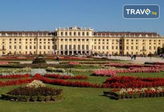 Предколедна магия в Будапеща и Виена с приказни коледни базари: 3 нощувки със закуски, плюс транспорт и възможност за Големия завой на Дунав и разходка с корабче, от Глобул Турс - Снимка 8