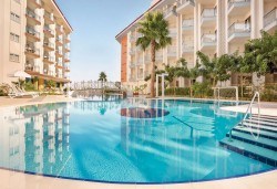 7 нощувки на база All Inclusive в хотел RAMADA HOTEL & SUITES BY WYNDHAM 5*, Кушадасъ! басейни, водни пързалки, безплатно за дете до 11.99 г и транспорт от Belprego Travel - Снимка