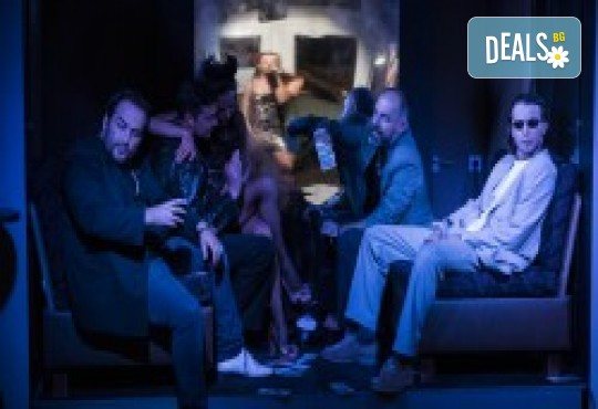 Комедията Поп-фолк хроники: бели птици и куршуми на 29-ти декември (понеделник) в Малък градски театър Зад канала - Снимка 17