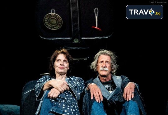 Гледайте съвеменната английка пиеса Джъмпи на 18-ти декември (четвъртък) в Малък градски театър Зад канала - Снимка 1