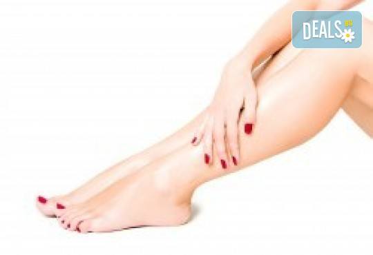Медицински педикюр в 7 стъпки с хидромасаж на стъпалата с ароматни соли в Студио за красота Ежени - Снимка 6