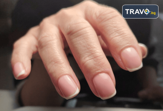 Стилен маникюр с каучукова база и декорации без лимит от Клермонт - Снимка 8