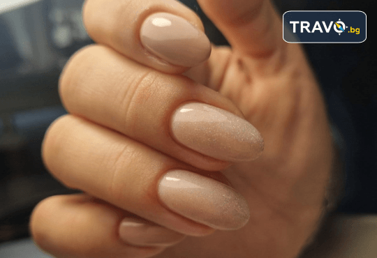 Стилен маникюр с каучукова база и декорации без лимит от Клермонт - Снимка 9